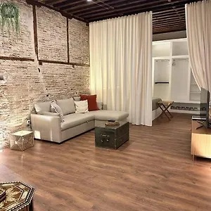 https://apt-recoletos-alojamiento-casco-histrico-de.besthotelstoledo.com