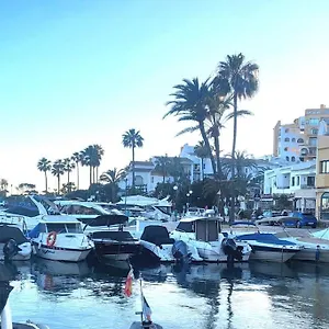https://casita-junto-al-mar-en-el-puerto-de-cabopino.1costadelsol.com